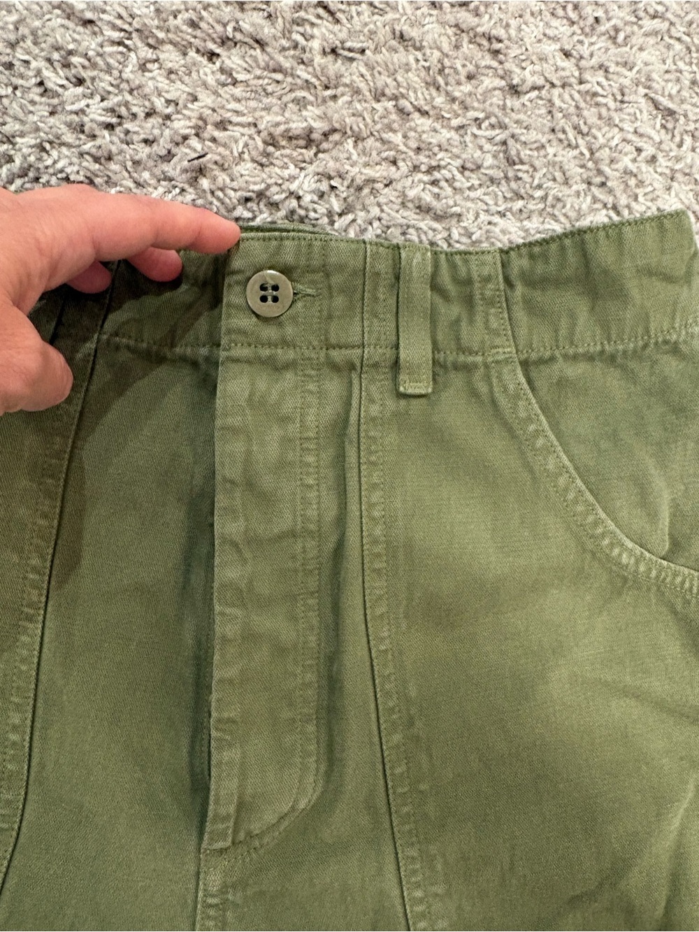 Citizens of Humanity High-Rise Utility Shorts Olive Green - Picture 4 of 15